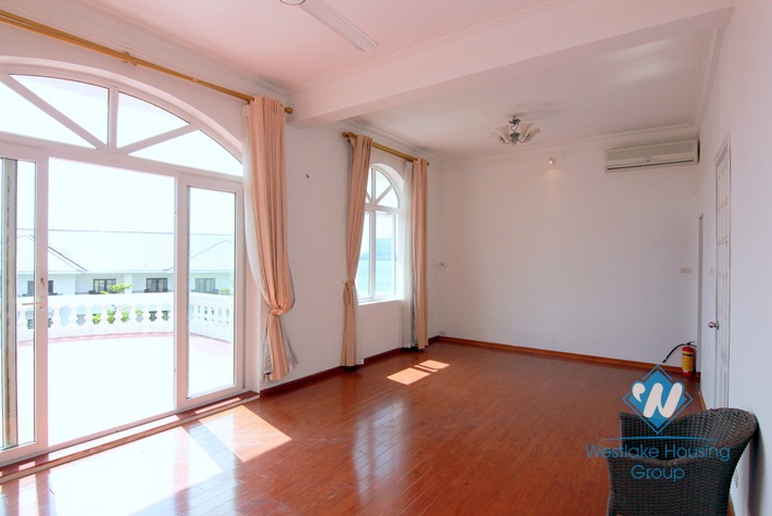 Nice house with stunning view of West lake on Au Co street, Tay Ho, Hanoi