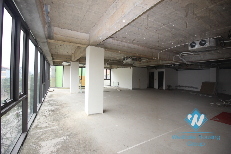 Big and nice location office for rent in Tay Ho, Ha Noi