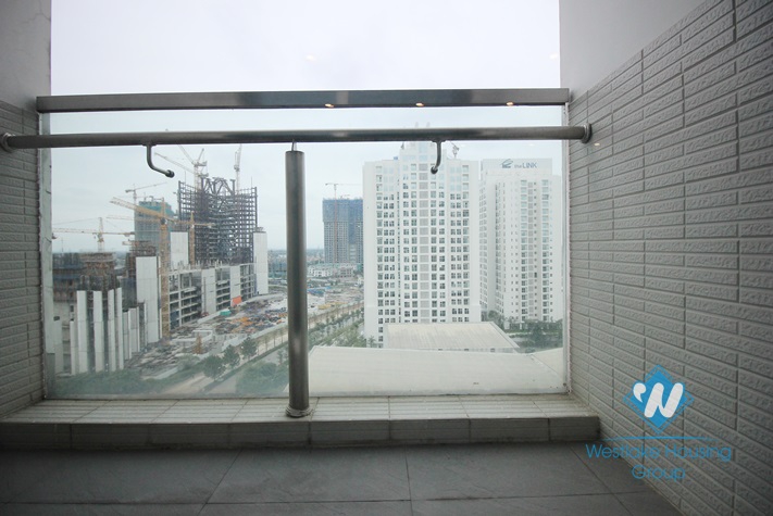 A beautiful and newly-finished 3 bedroom apartment for rent in Ciputra L Tower