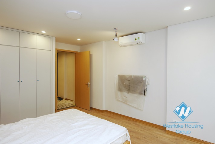 A brand new and big one bedroom apartment for rent in Ho Ba Mau area, Dong Da,Hai Ba Trung, district.