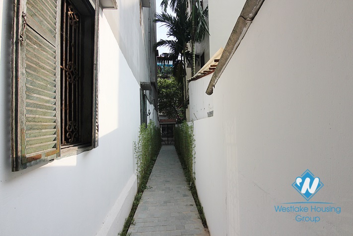 White house with courtyard for rent in Tay Ho district  