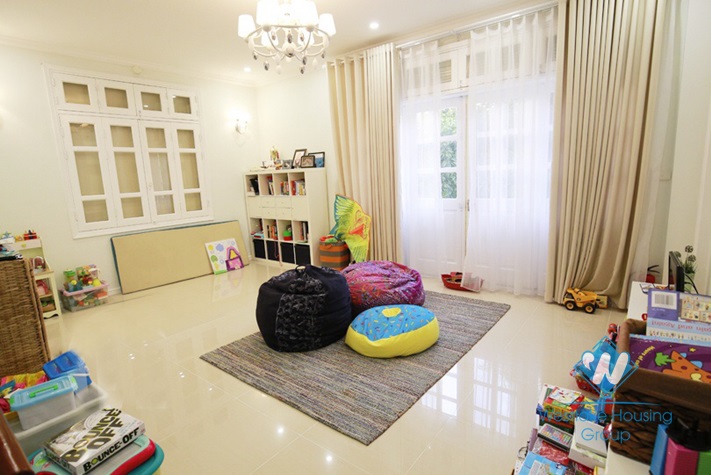 A spacious and elegant villa for rent in Ciputra
