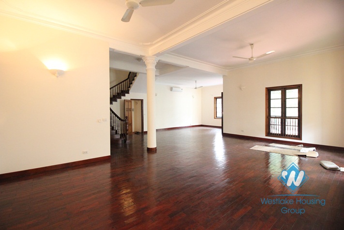 A huge house with 7 bedrooms and swimming pool for rent in Westlake, Tay Ho, Hanoi