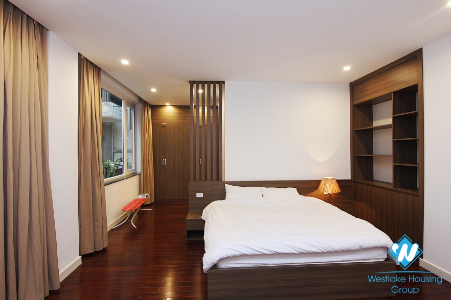 Spacious 4 bedrooms rental apartment on Dang Thai Mai street, Tay Ho, Hano