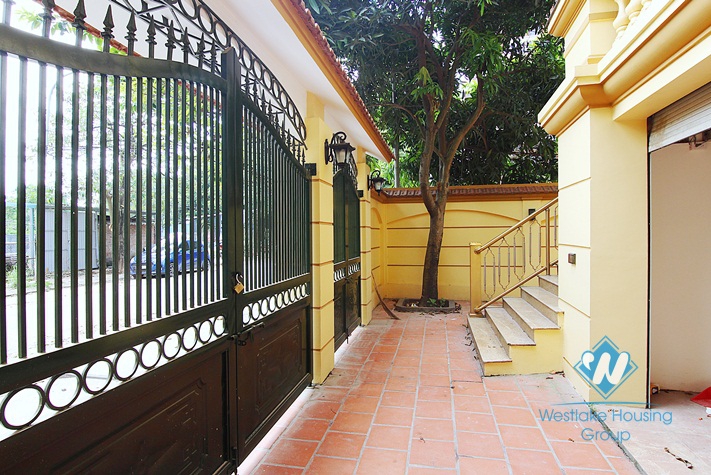 A spacious French style villa for rent in Tay ho, Ha noi