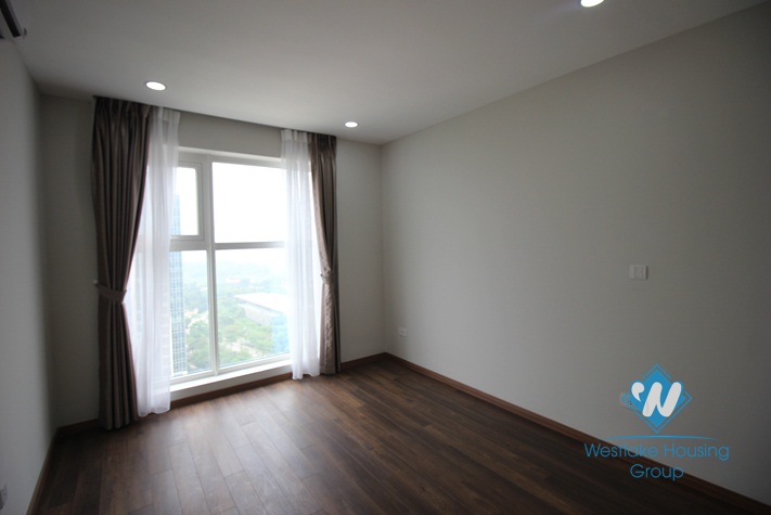 An unfurnished 3 bedroom apartment for rent in Ciputra