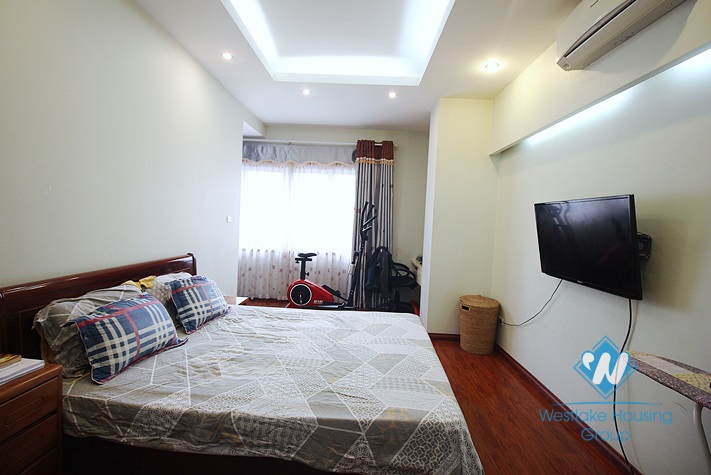 Spacious 1 bedroom apartment for rent in Van Bao st, Ba Dinh