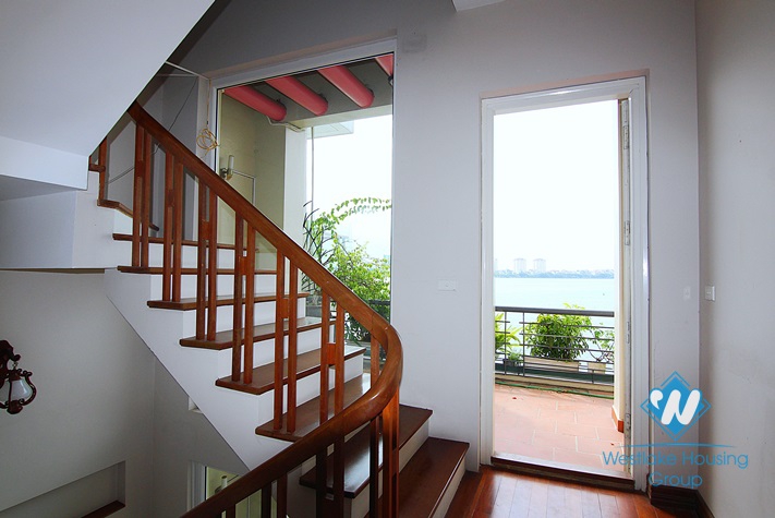 Unfurnished house for rent on the lake, Tay Ho District 