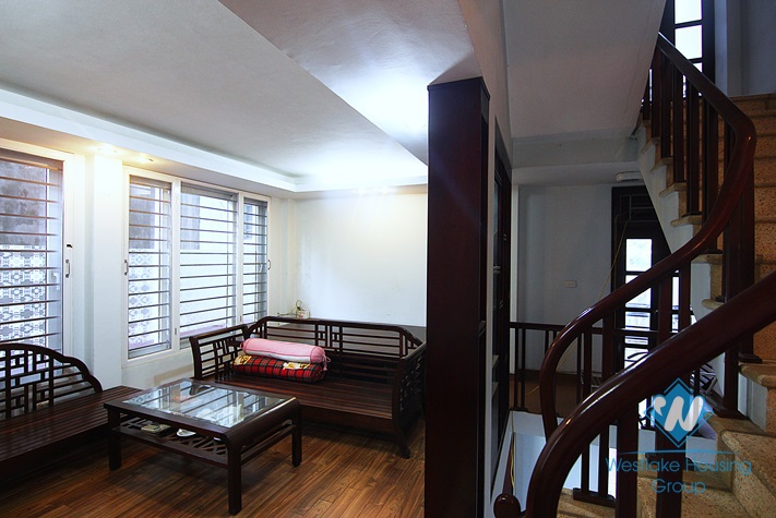 Reasonable price house for rent in Nhat Chieu st, Tay Ho