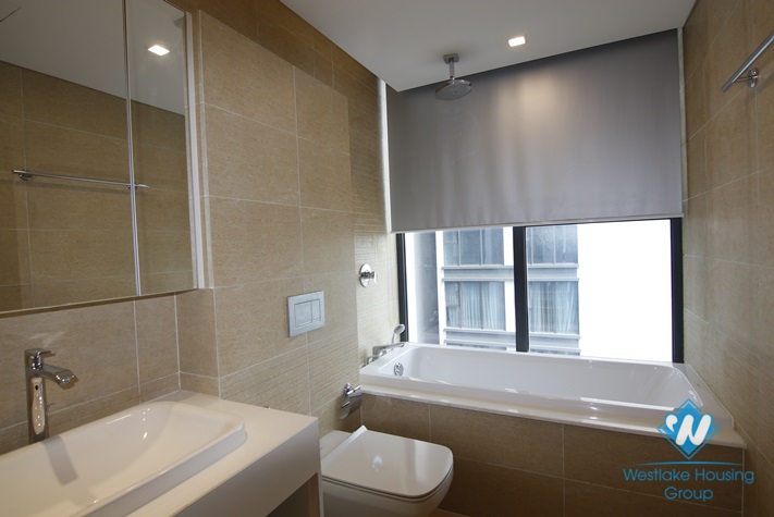 Apartment in Vinhome Metropolis for rent on the higher floor