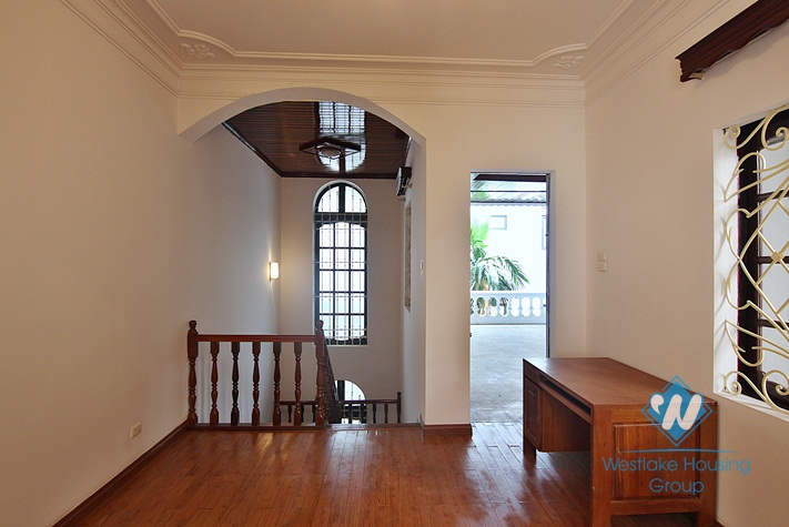 Cosy house with courtyard for rent in Tay Ho, Ha Noi