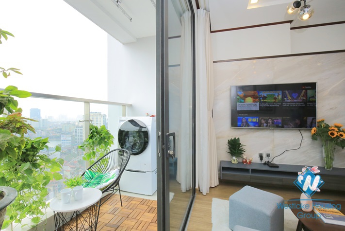 A superb three-bedroom apartment in the high-rise building Vinhome Metroplis, Lieu Giai, Ba Dinh