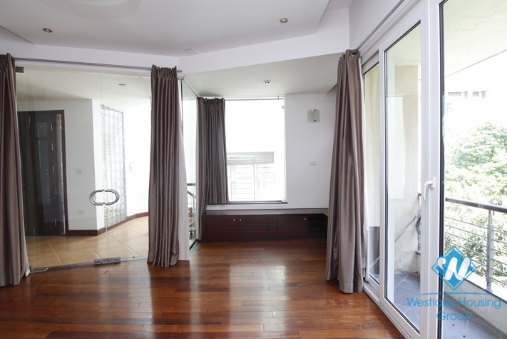 A cozy four-bedroom house close to the Old Quater on To That Thiep street, Ba Dinh district