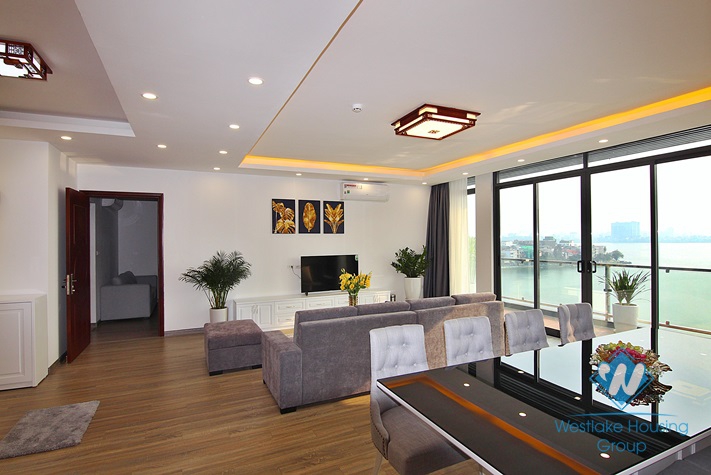 A new 2 bedroom apartment with lake view in Xuan Dieu, Tay Ho