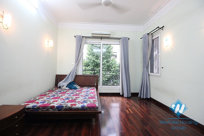 Unfurnished 6 bedrooms house for rent in De La Thanh, Dong Da