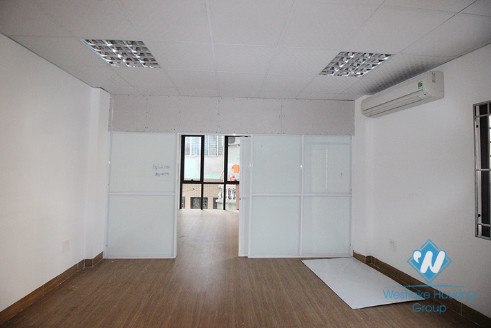 An office for rent in Tran Duy Hung, Cau Giay, Ha Noi