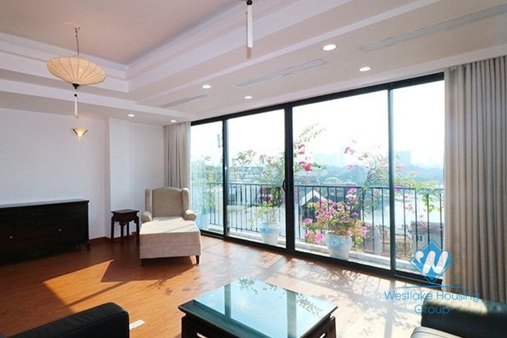 A lovely apartment with Truc Back lake view for rent