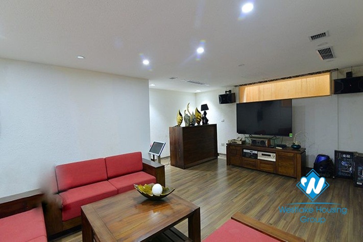 Bright corner house to rent in Hoa Phuong area Vinhomes Riverside