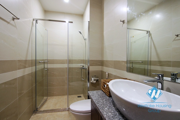A brand new 2 bedroom apartment for rent in Nghi Tam, Tay Ho, Ha Noi