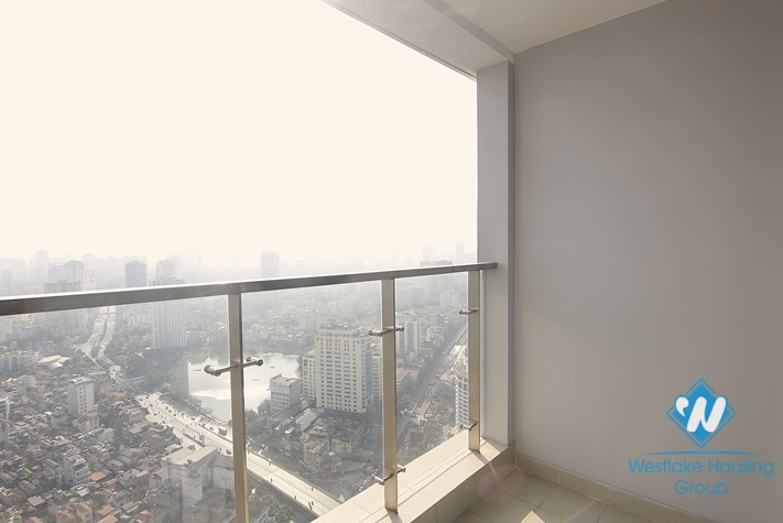 An amazingly attractive three-bedroom apartment in the complex Vinhomes Metropolis, Ba Dinh