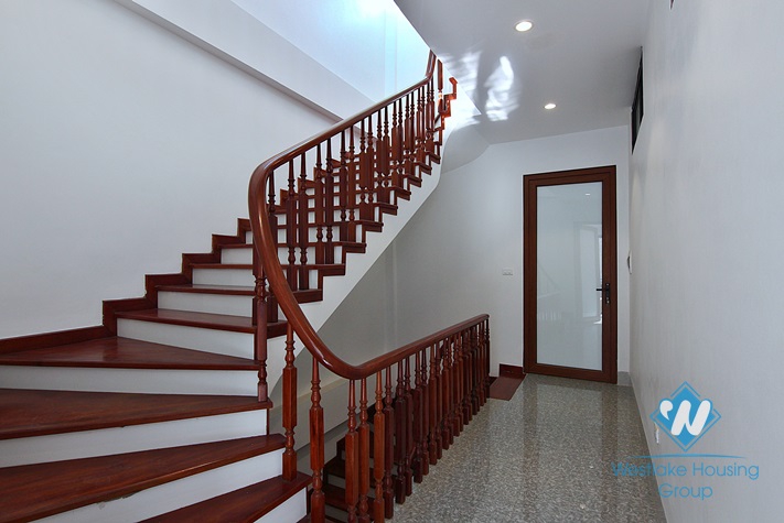 A newly 4 bedroom house for rent in Tay Ho, Ha Noi