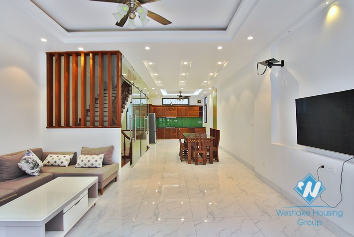 A newly 4 bedroom house for rent in Tay Ho, Ha Noi