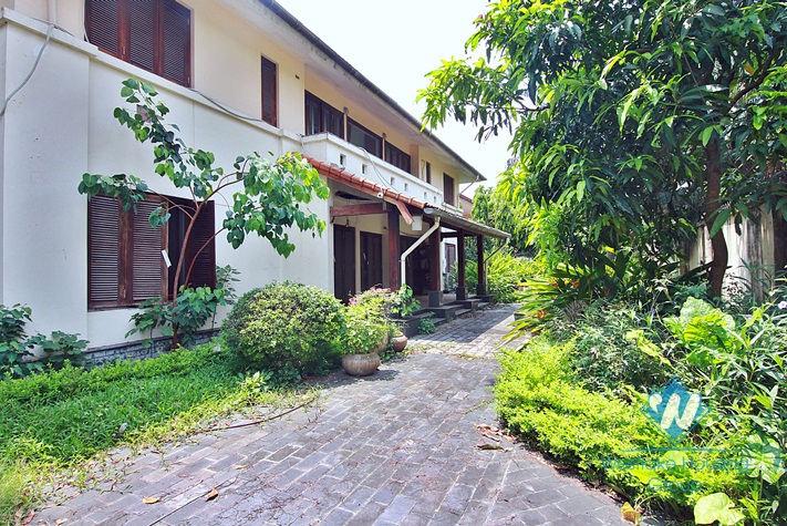 A Ambassador villa for rent in Tay Ho, Ha noi
