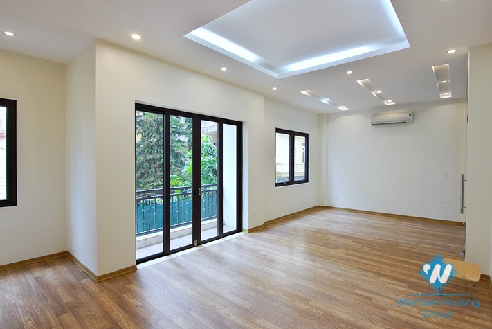 An office or shop for rent in To Ngoc Van street, Tay Ho district