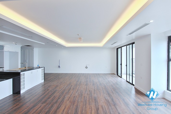 A stunning 4 bedroom apartment  for rent in D' Leroi Soleil, Xuan Dieu, Tay Ho