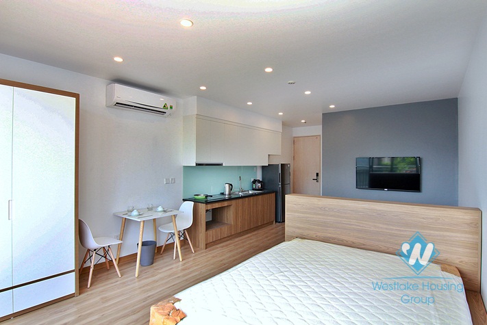 Brand new studio with load of natural light in Trinh cong son, Tay ho, Ha noi