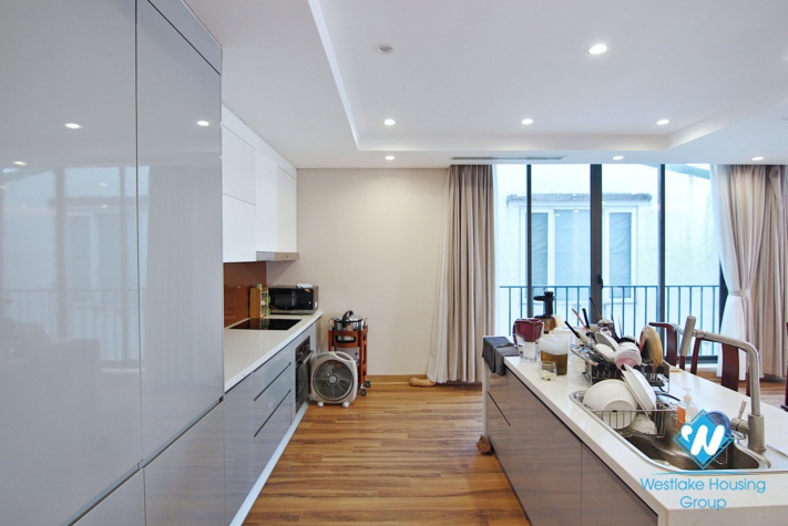 Lake view apartment with big size for rent in Tu Hoa st, Tay Ho District 