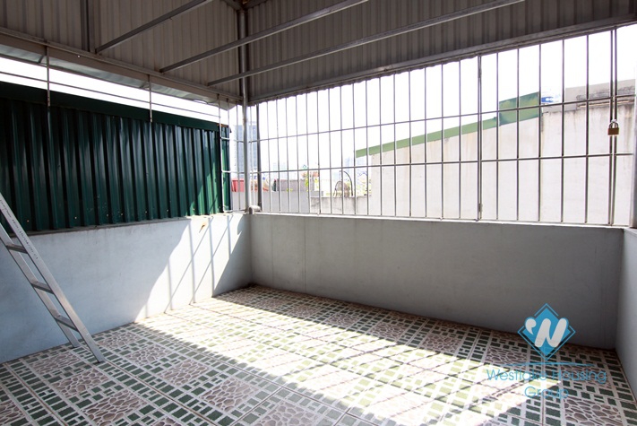 A newly and affordable 4 bedroom house in An Duong Vuong, Tay Ho, Ha noi