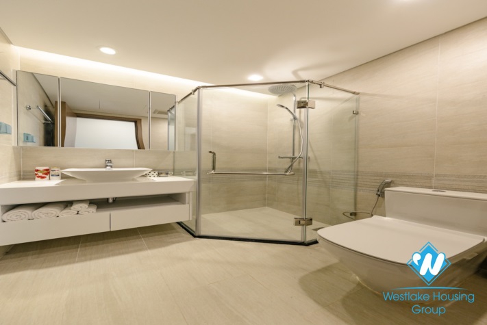 A stylish 2 bedroom apartment for rent in Vinhomes Metropolis