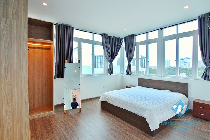 Beautiful top floor 1 bedroom apartment for rent in Tay ho, Ha noi