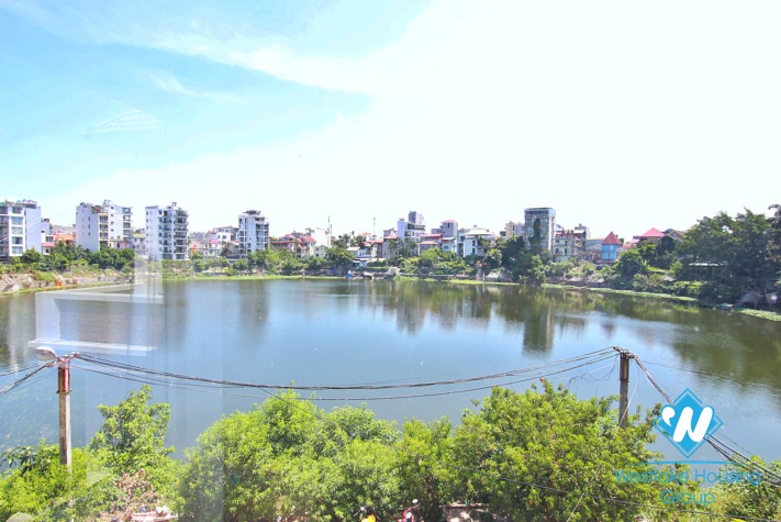 Lake view apartment for rent in Tay Ho Ditsrict, Ha Noi