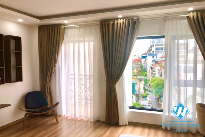 A delightful, spacious apartment for rent on Van Bao, Ba Dinh District