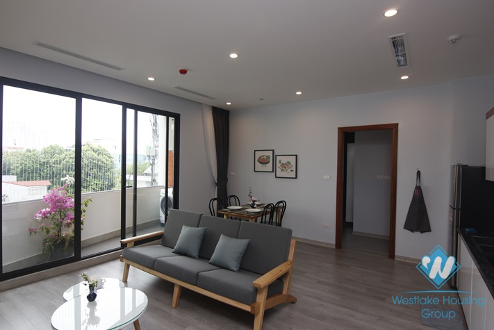 Brigh two bedrooms apartment for rent in Hoang Hoa Tham, Ba Dinh