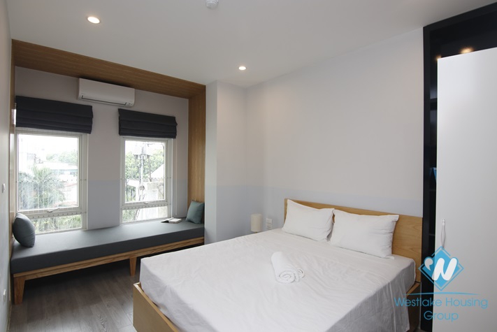 Brigh two bedrooms apartment for rent in Hoang Hoa Tham, Ba Dinh