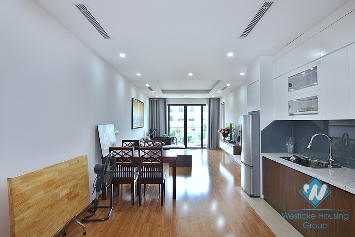 Spacious one bedrooms apartment for rent in Tu Hoa st, Tay Ho