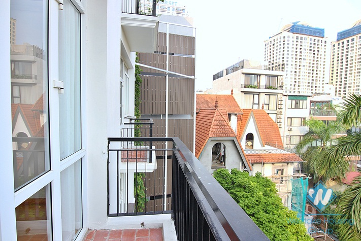 Spacious 2 bedroom apartment with lot of natural light in Tay ho, Ha noi