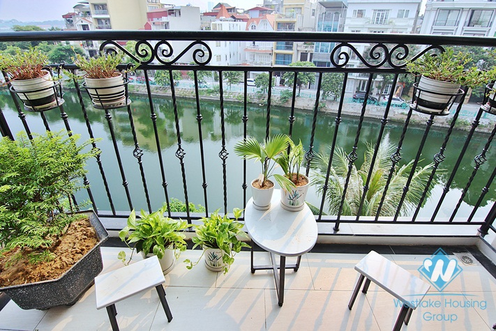 Brand new studio with beautiful lake view in Tay ho, Ha noi