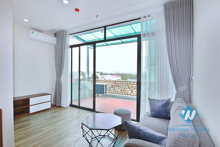 A brand new apartment with huge balcony and lake view in Nhat chieu, Tay ho, Ha noi