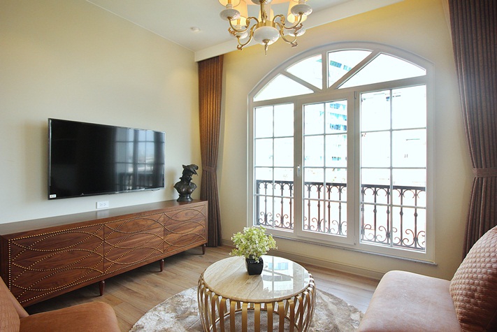 Beautiful and modern apartment for rent in Hai Ba Trung, Hanoi