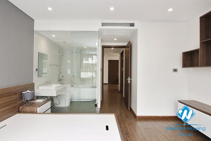 Beautiful 2 bedrooms apartment with modern furniture for rent in Hoan Kiem District 