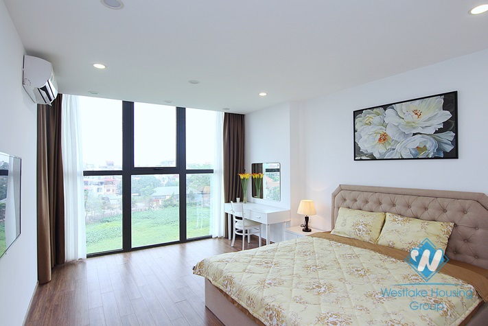 A stunning three bedrooms apartment for rent in Xuan Dieu, Tay Ho