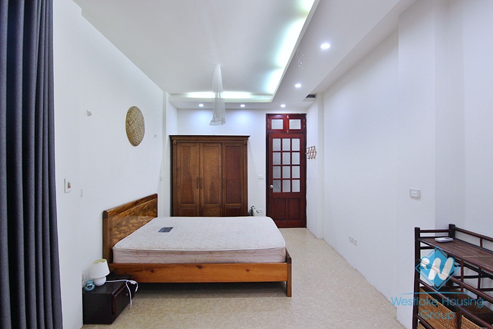 A good deal for 3 bedroom  house in Xuan dieu, Tay ho, Ha noi