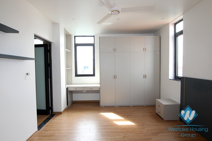 A brand new and spacious 3 bedroom apartment for rent in Tay ho, Ha noi