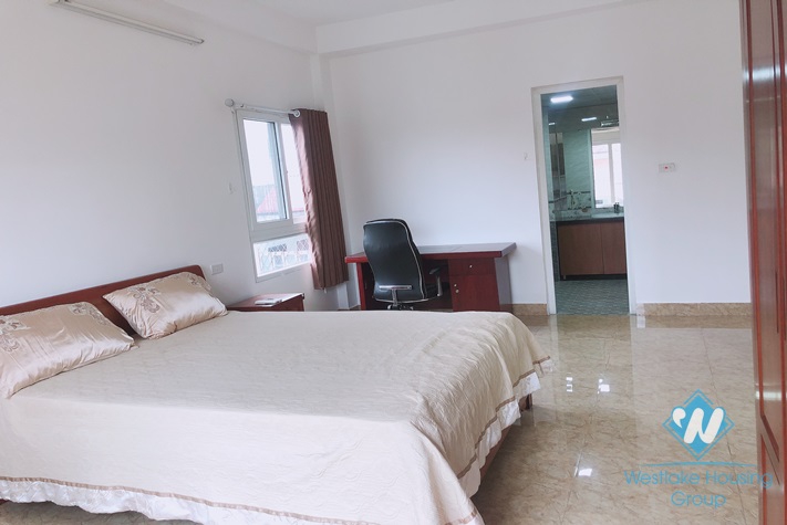Two bedroom apartment for rent in Nguyen Chi Thanh, Dong Da, Ha Noi