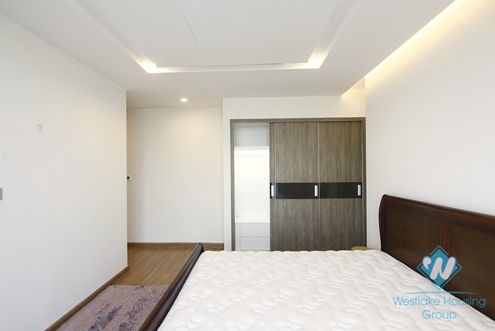 A charming apartment for lease in Vinhome Metropolis, Lieu Giai, Ha Noi