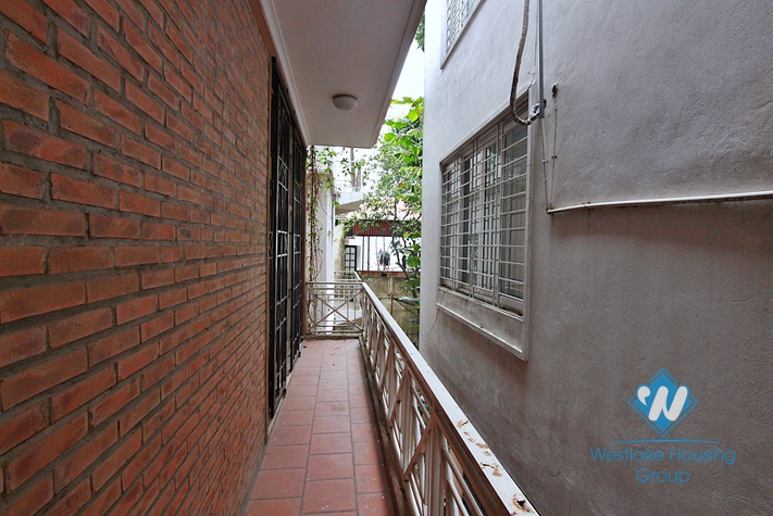 An affordable house for rent in Xuan Dieu, Tay Ho, Ha Noi